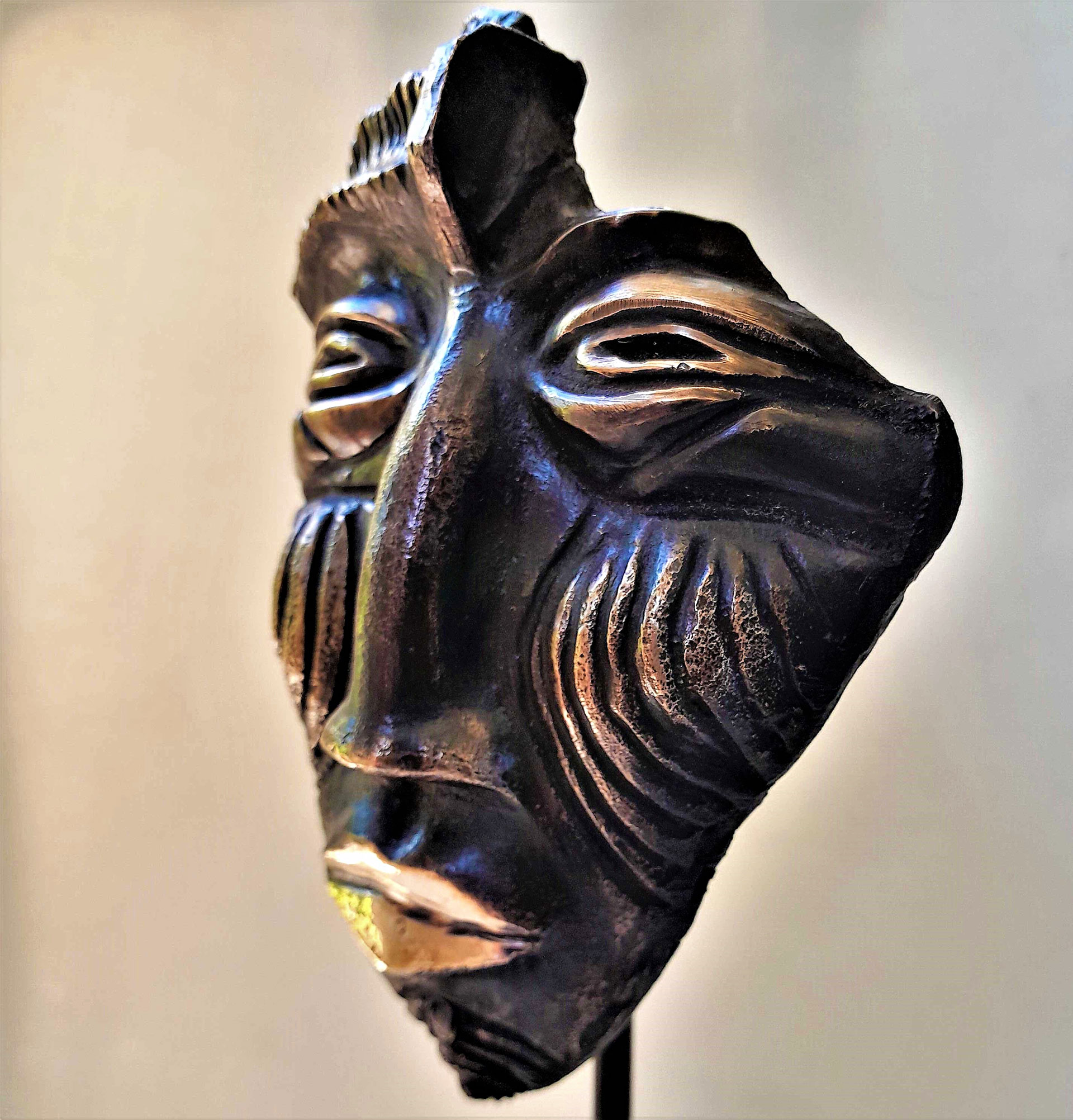 Sculpture en bronze - L'indienne noire - Les Hélènes à Antibes