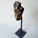 Sculpture en bronze, fragment de visage ethnique créée par Les Hélènes à Antibes - Pièce unique